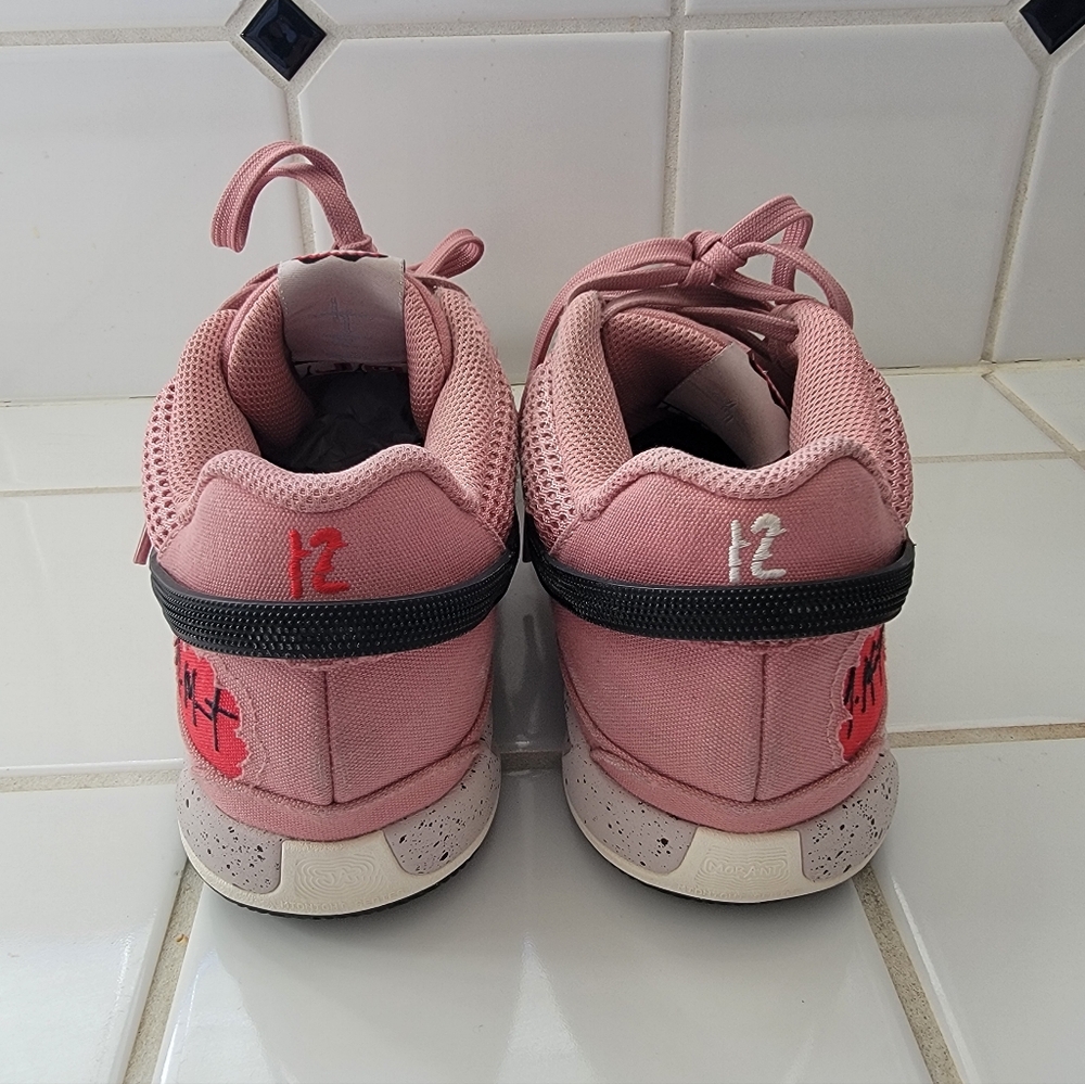 Pink Nikes - Picture 3 of 11